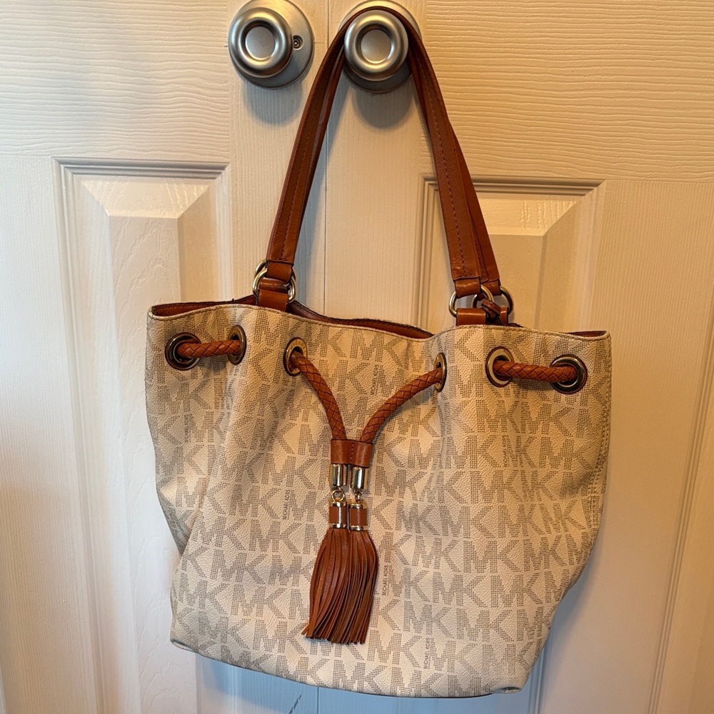 Michael Kors Cream & Brown Logo Drawstring Tote with Tassel